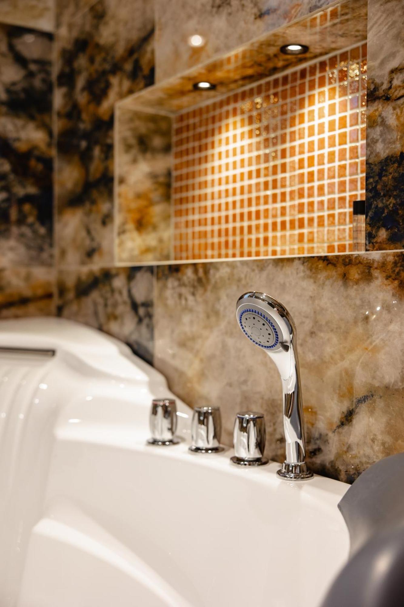 שקודר Ervini Boutique Hotel מראה חיצוני תמונה